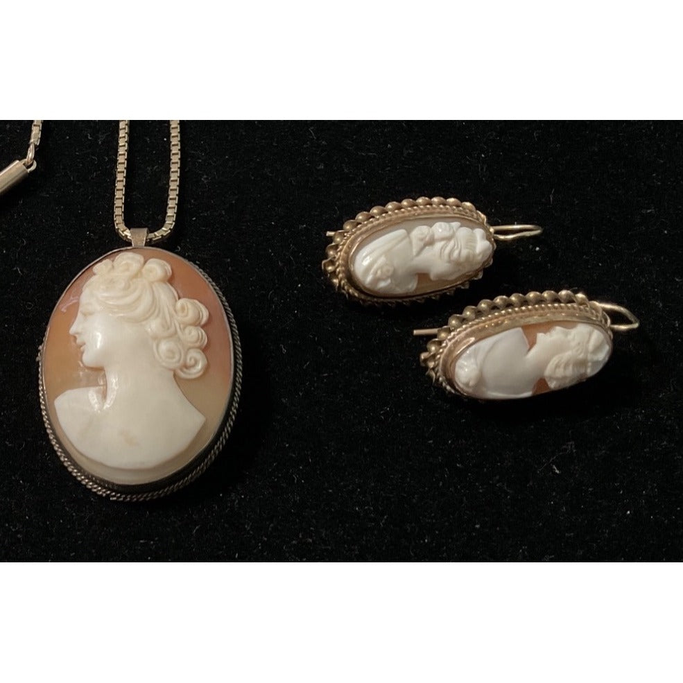 Vintage Gold Cameo Pendant Necklace & Earrings Set With Intricate Carved Shell Design On Box Chain14”, Pendant 1.5”, Chain 14”