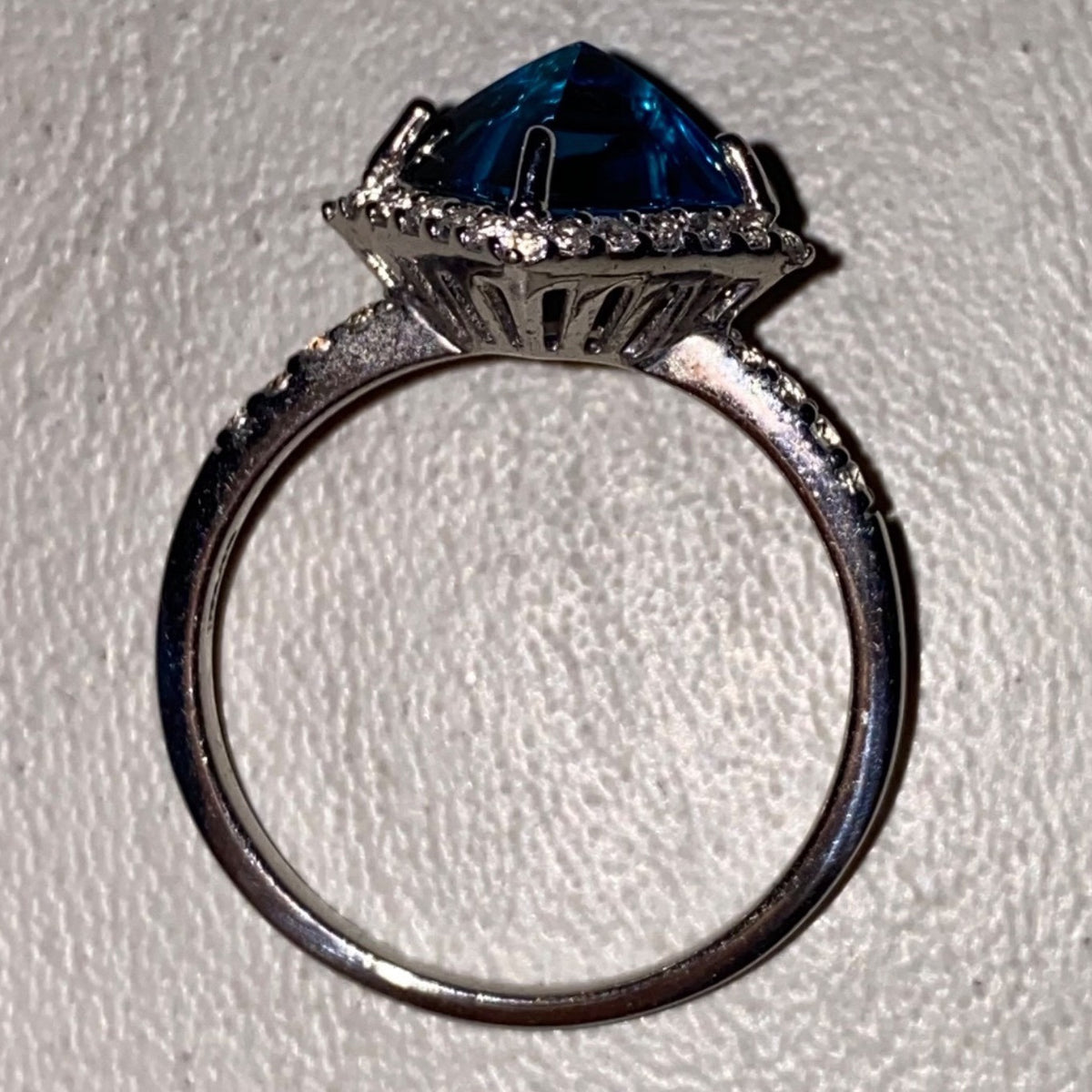 Ring Blue Topaz White Spinel Size 9.75 4.2 Ct. Approx. Total Sterling Silver Stamped 925