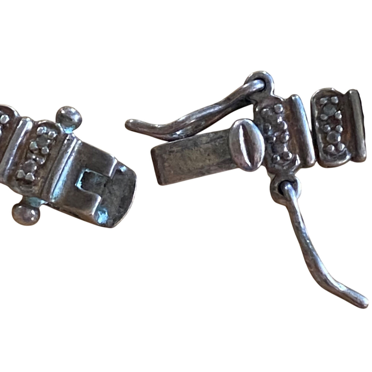 Vintage 925 Sterling Silver Bracelet With Intricate Link Design & Secure Clasp