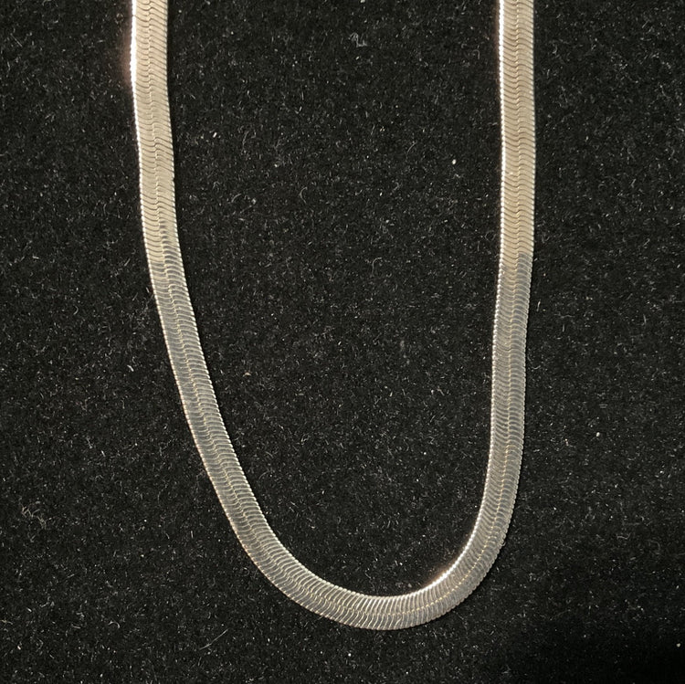 Jewelry & Accessories - Necklaces