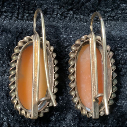 Vintage Gold Cameo Pendant Necklace & Earrings Set With Intricate Carved Shell Design On Box Chain14”,  Pendant 1.5”, Chain 14”