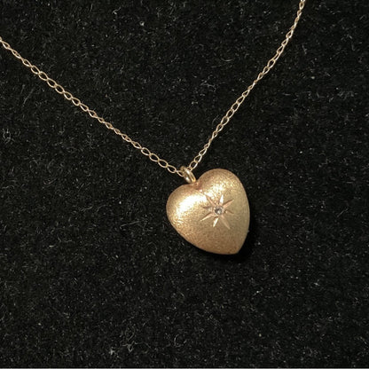 Vintage 16” 14K Gold Chain and Heart Pendant Satin Finish Etched Star 1.27 Grams