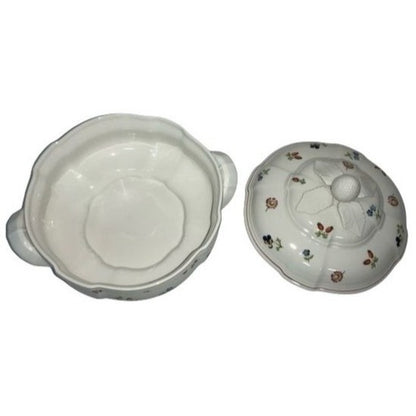 Villeroy & Boch Petite Fleur Porcelain Covered Tureen 10.75" x 10.75" x 6.25" Floral Design Elegant Serving Dish