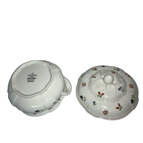 Villeroy & Boch Petite Fleur Porcelain Covered Tureen 10.75" x 10.75" x 6.25" Floral Design Elegant Serving Dish